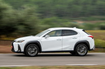 LEXUS UX