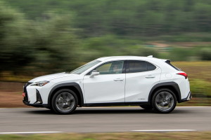 lexus-ux-f-sport-2019-02_28